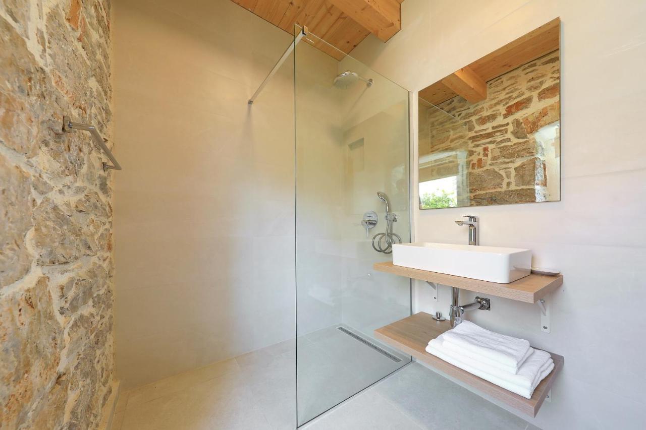 Villa Mira With A Heated Pool And A Sea View Božava Eksteriør bilde