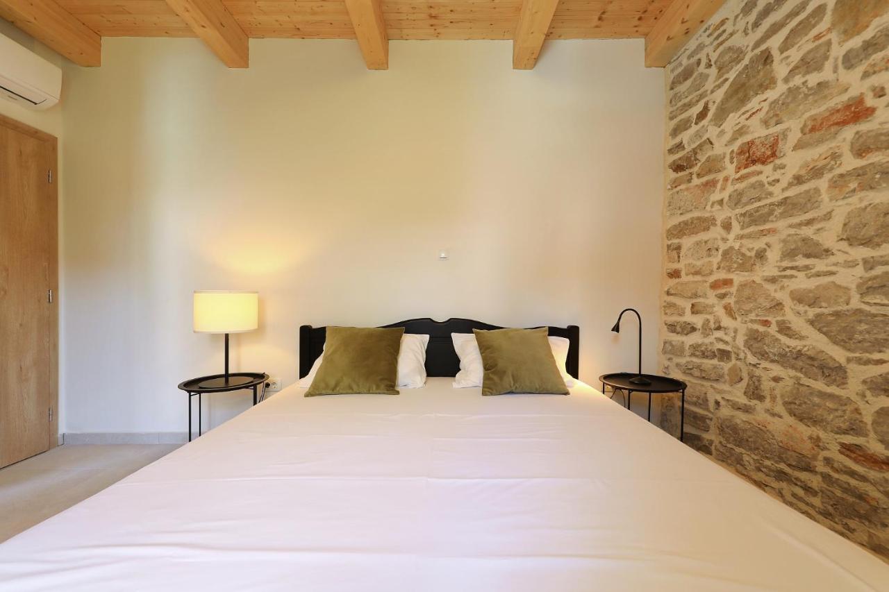Villa Mira With A Heated Pool And A Sea View Božava Eksteriør bilde