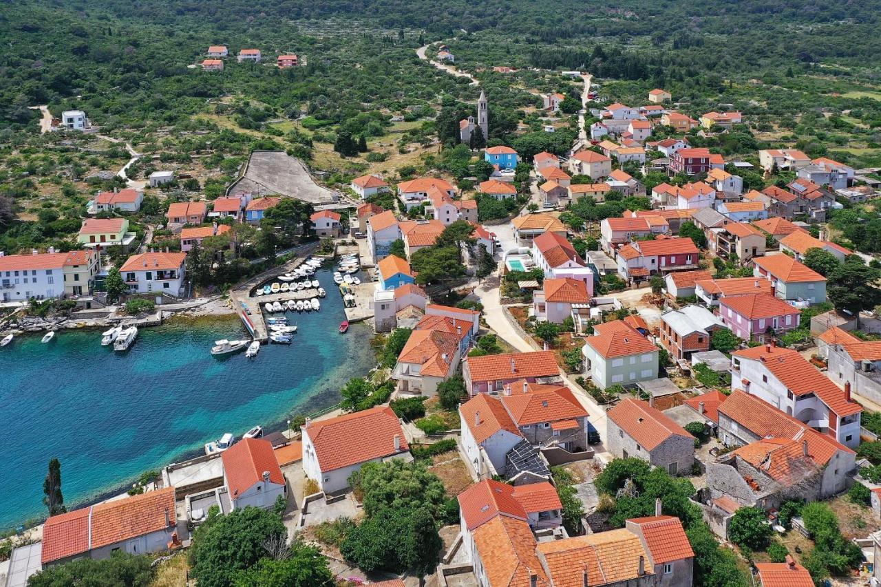 Villa Mira With A Heated Pool And A Sea View Božava Eksteriør bilde