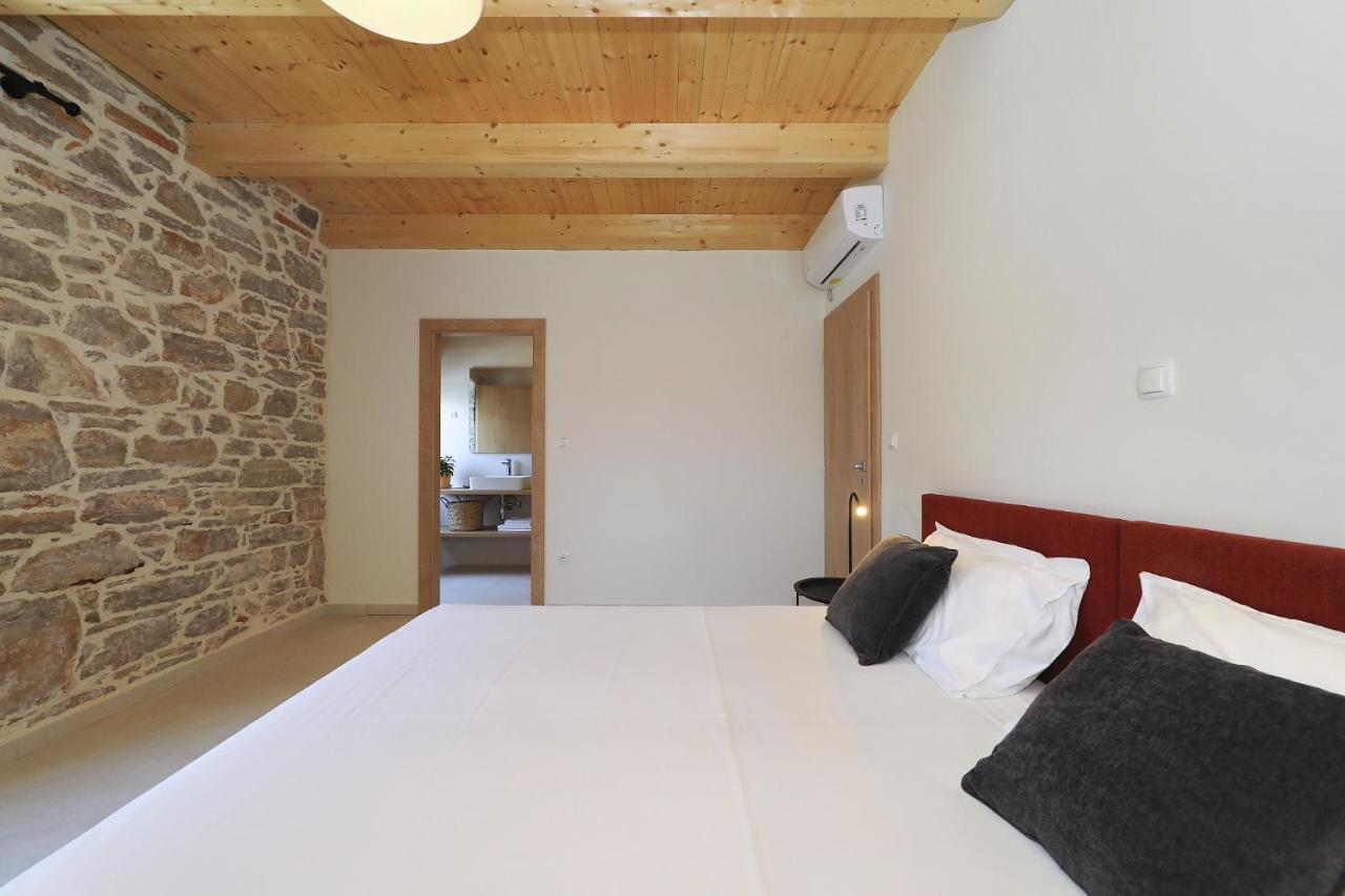 Villa Mira With A Heated Pool And A Sea View Božava Eksteriør bilde