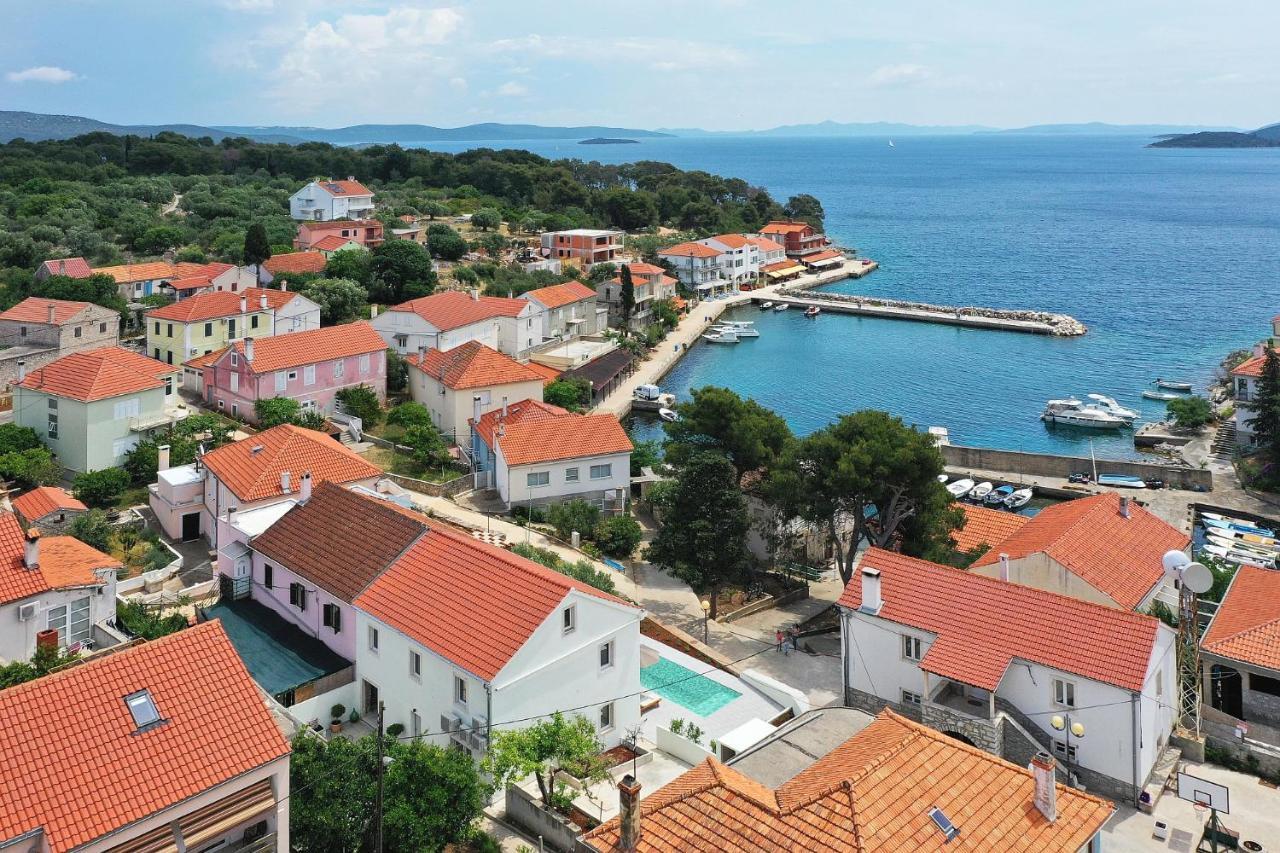 Villa Mira With A Heated Pool And A Sea View Božava Eksteriør bilde