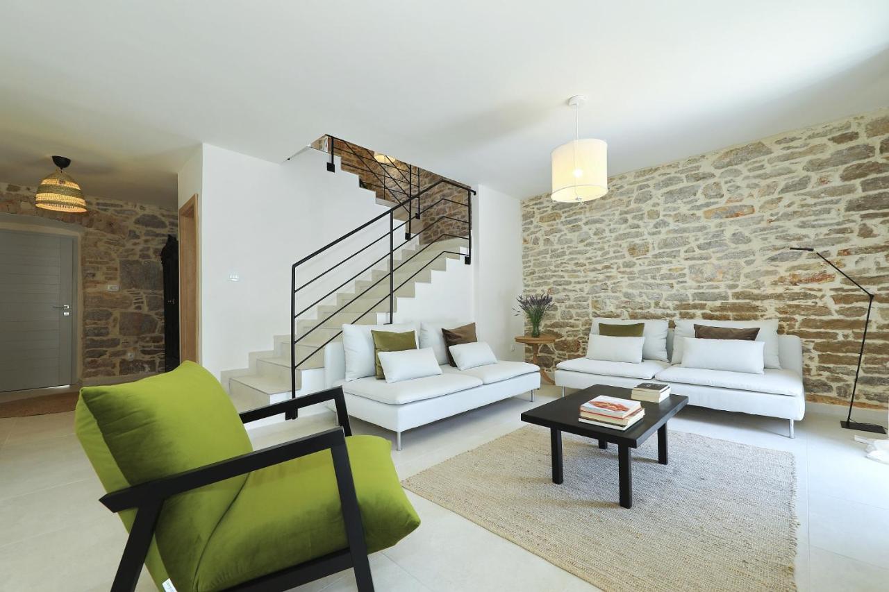 Villa Mira With A Heated Pool And A Sea View Božava Eksteriør bilde